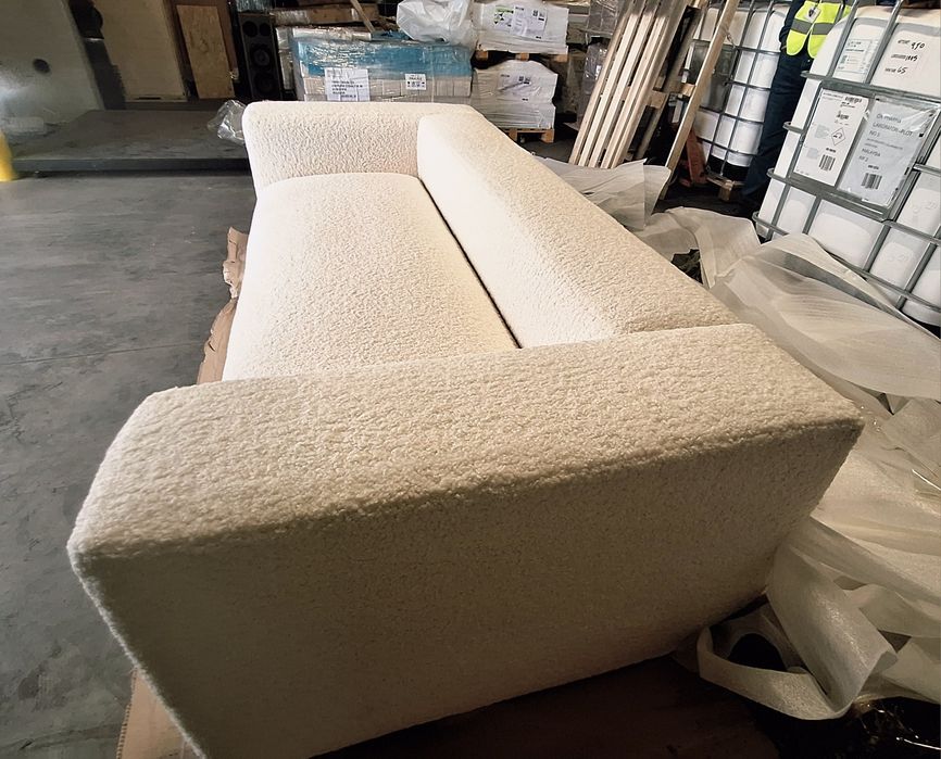 Чисто Нов Луксозен Триместен диван - високо качество