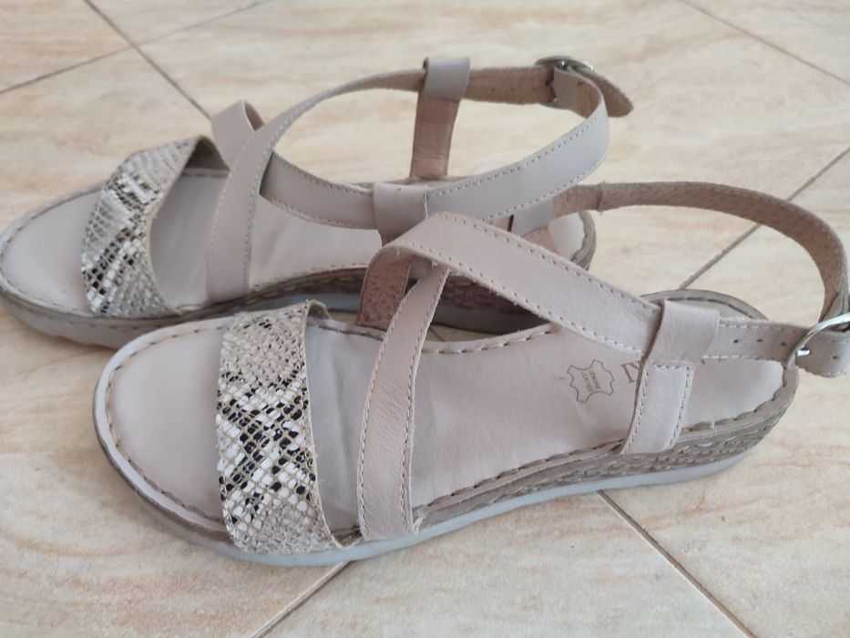 Lasocki кожени сандали