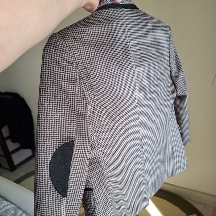 Продам пиджак мальчиковый