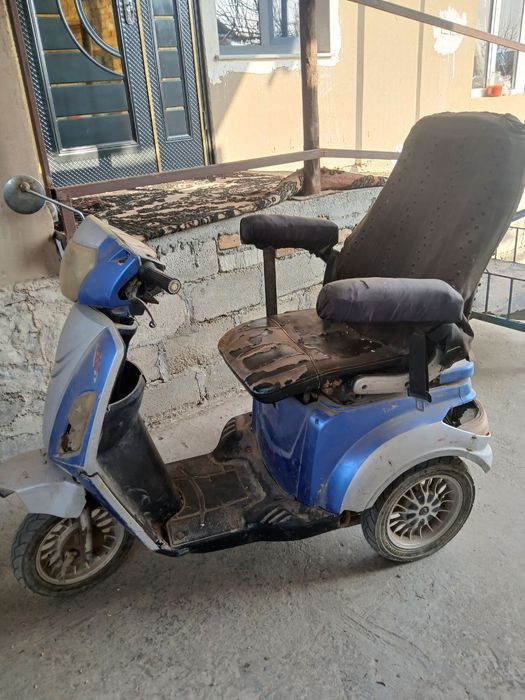 Scuter sotiladi yurishi yaxshi