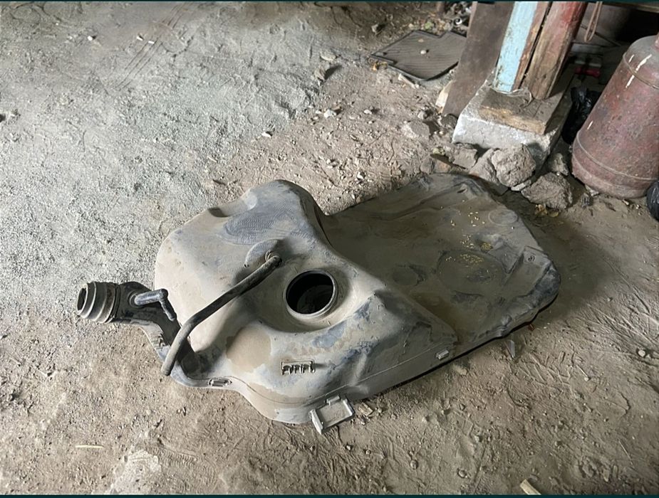 Бензобак бмв е34