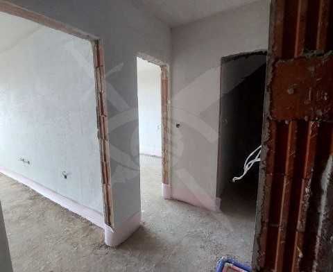 Продава се Двустаен апартамент в Пловдив, Гагарин - 77 кв.м за 1137 €/кв.м - Снимка #2