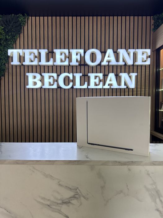 MacBook Air / 13-inch / 256GB / 16GB RAM / M4 / Sigilat