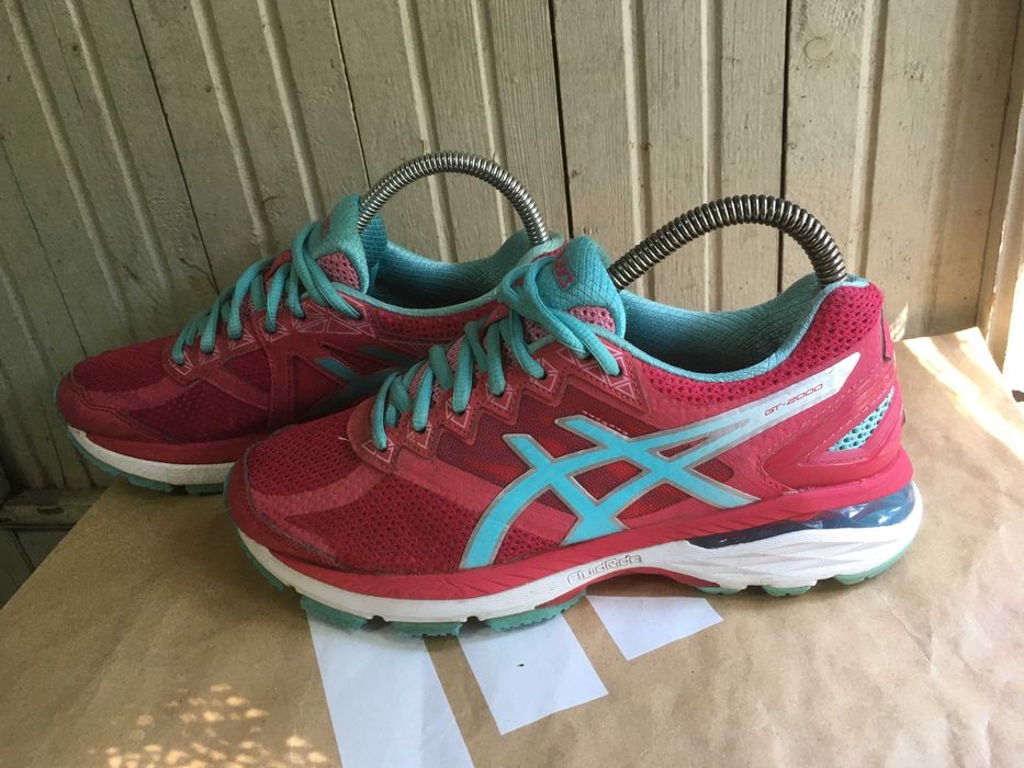 ''ASICS Gt-2000 4''оригинални маратонки 38.5 номер