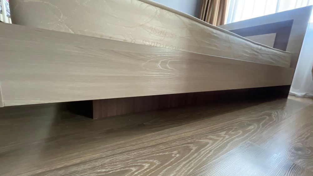 Продам кровать с матрасом