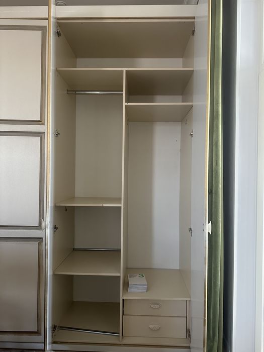 Шкаф распашной в классическом стиле