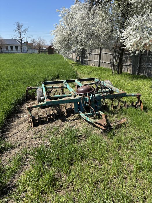 Tractor 650 plug si disc in stare buna de fructionare