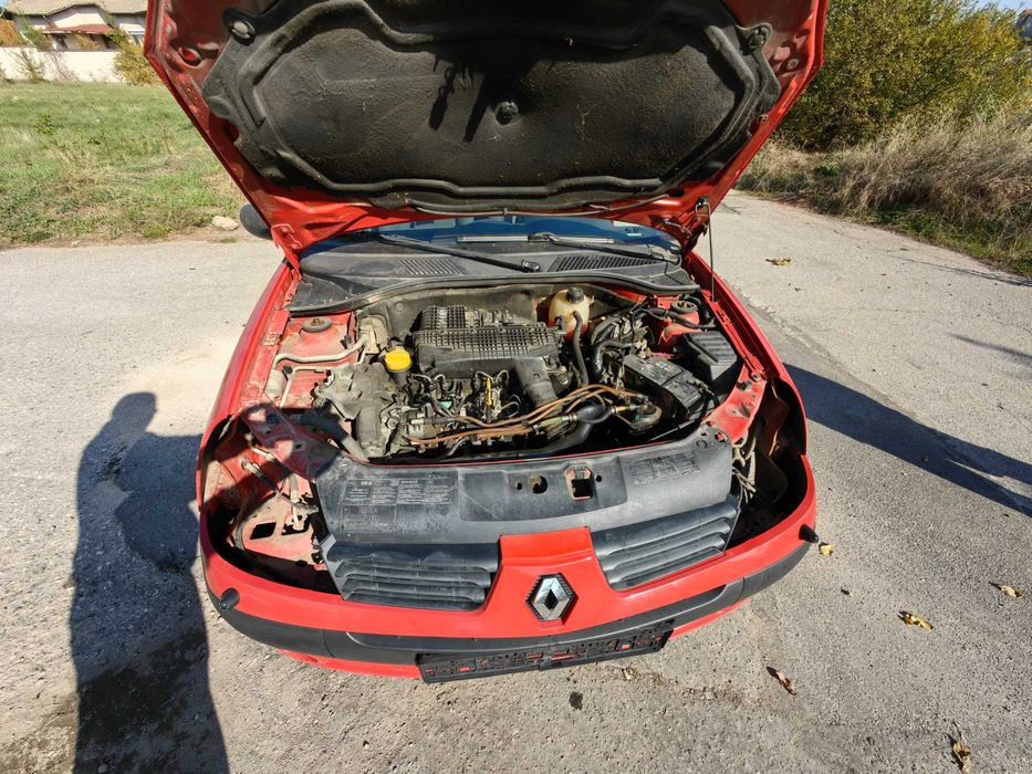 Продавам Рено Клио 1.5dci 65hp и 82 коня на части