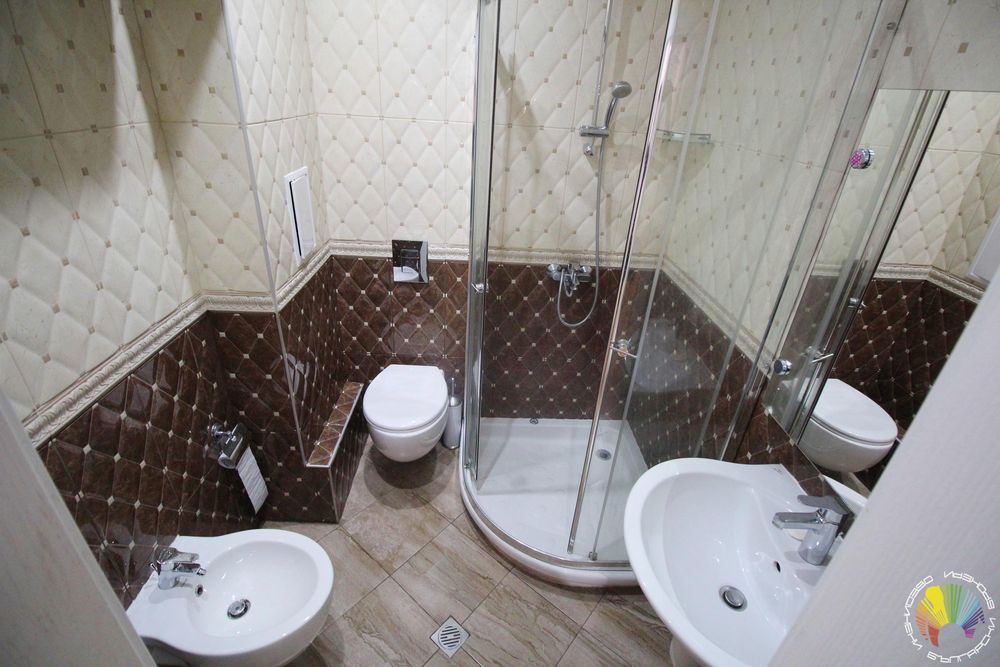 Дава се под наем Тристаен апартамент в Бургас, Център - 85 кв.м за 1200 € - Снимка #7