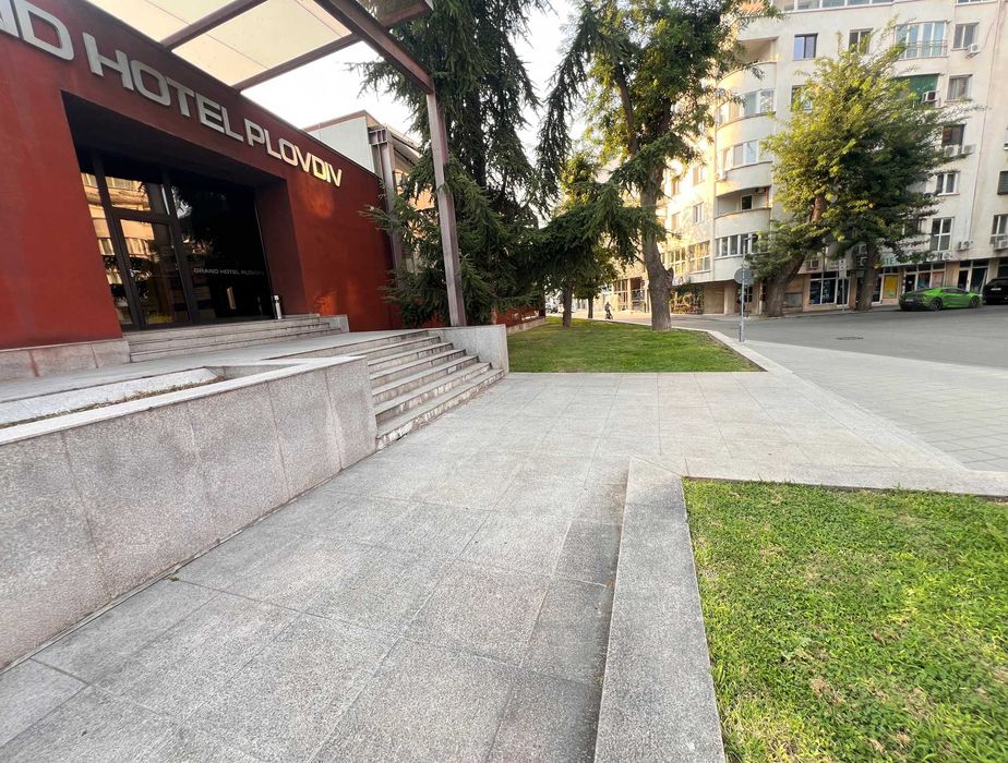Студио от собственик под наем: за офис или жилище, непосредствено до Новотел Пловдив, 47 кв.м