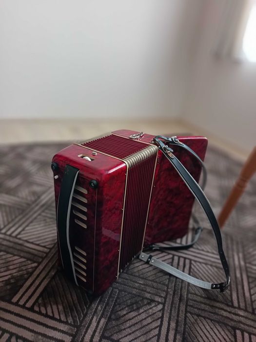 Продавам акордеон като нов!