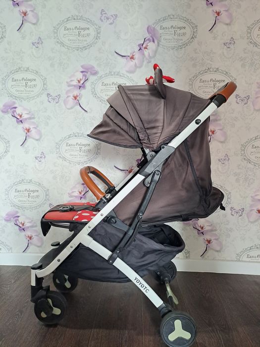 Коляска прогулочная YOYOTS