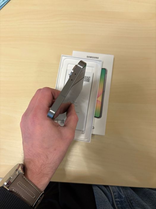 Samsung Galaxy A56 5G- 128GB- 8GB RAM НОВ!