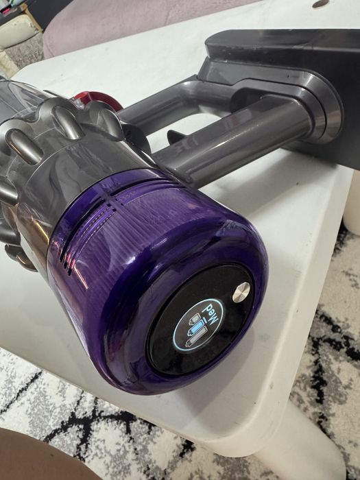 Dyson V11 cu accesorii noi