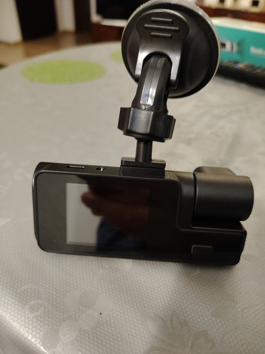 Camera auto de bord tripla, noua