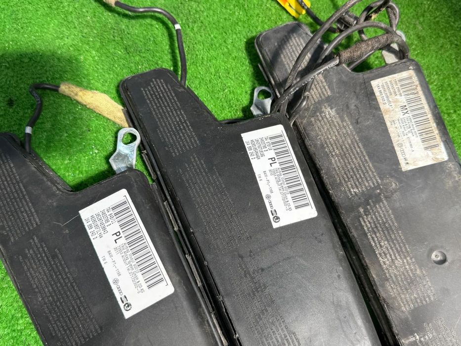 AIRBAG SCAUN R1 ( 3 BUC.) Volkswagen Golf 5 (MK5) / Golf 6 (MK6) / Seat Leon (1P1) COD OEM 1K4880242D