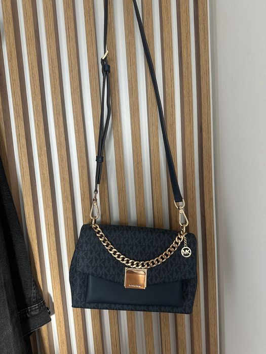 Vând geantă Michael Kors