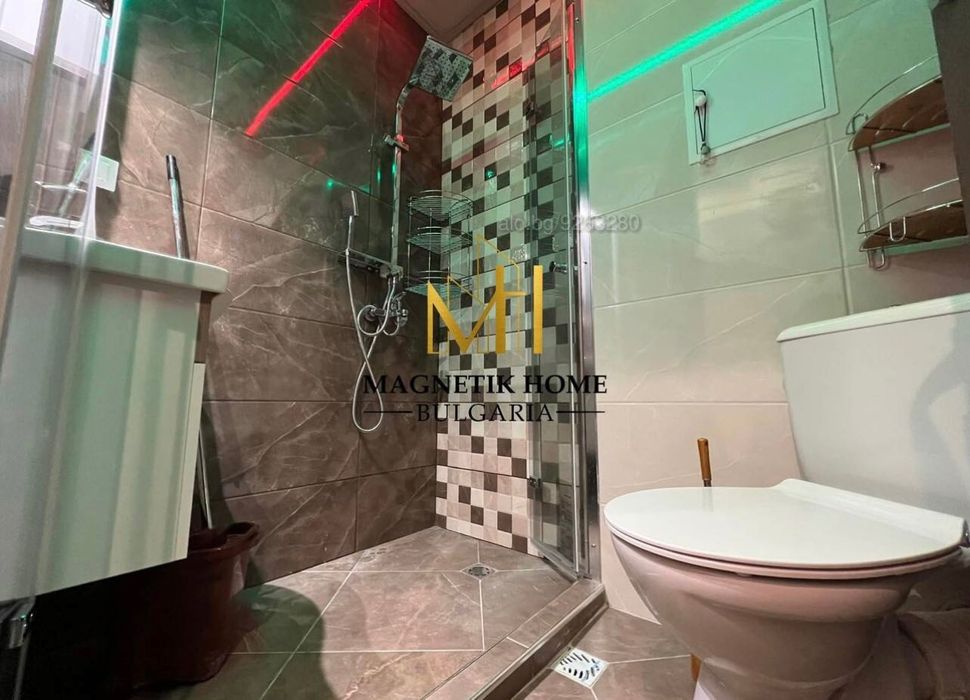 Луксозен тристаен апартамент с паркомясто и панорама в ”Central Park”