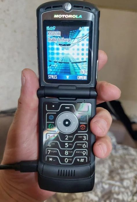 Продаются сотовые телефоны.