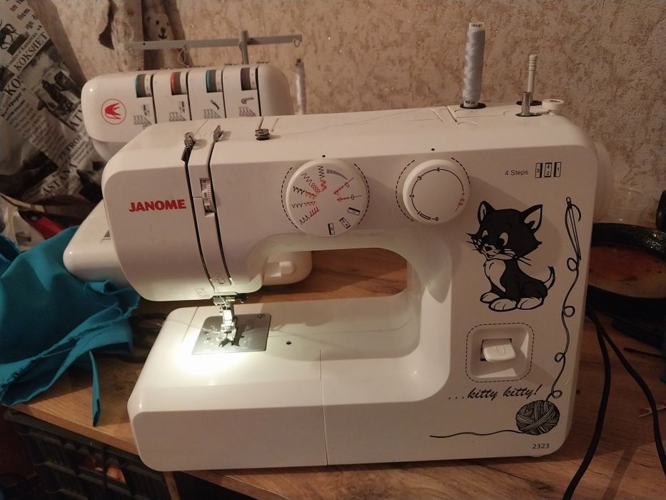 Продам швейную машинку