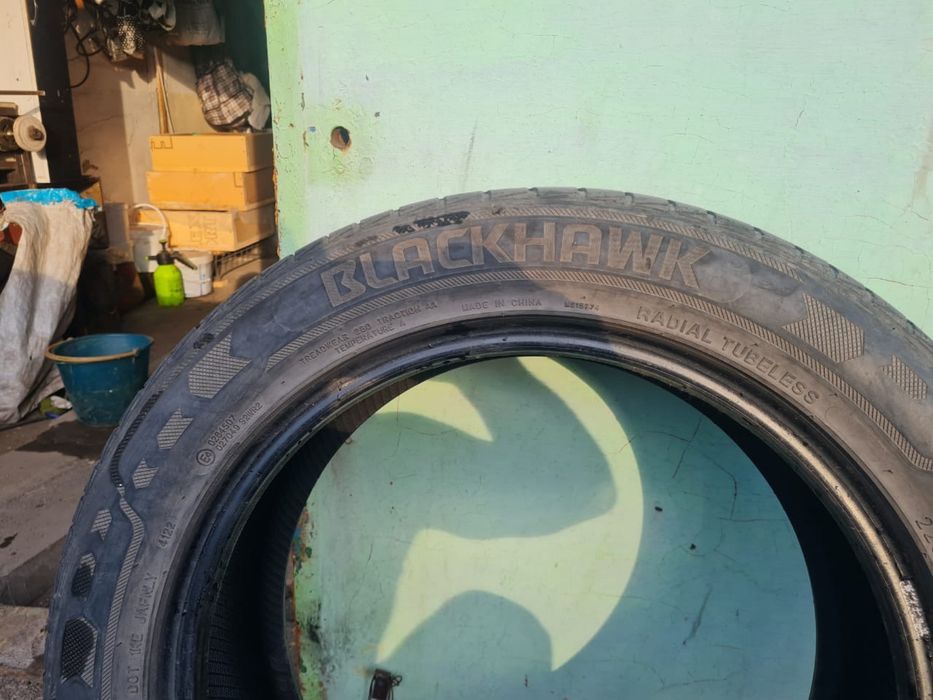 Продам резину 2шт