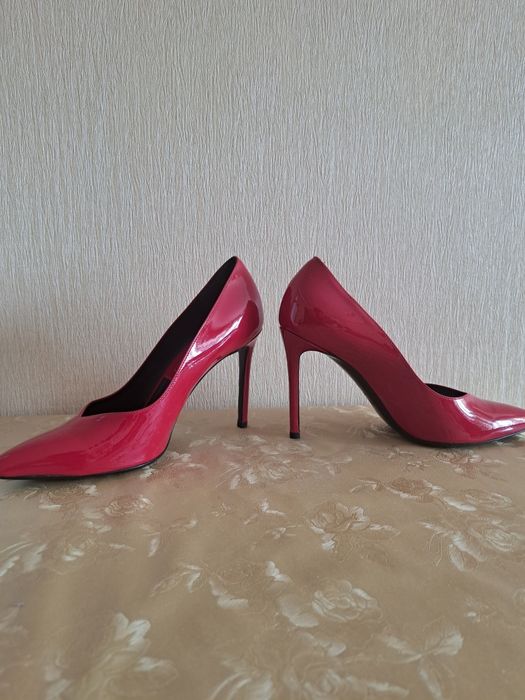 Женские туфли модельные 36 36,5