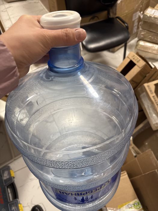 Продам бутылку 19 литров