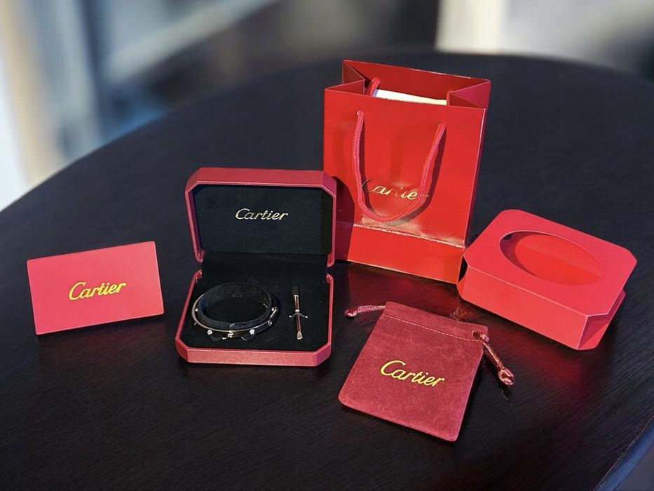 Нова Гривна Cartier в цвят розово злато с пълна подаръчна опаковка