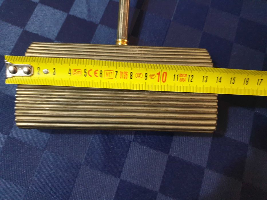 Уред за почистване на маса,примус и фенер