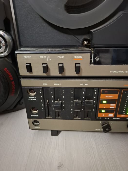 Magnetofon tesla cm 130