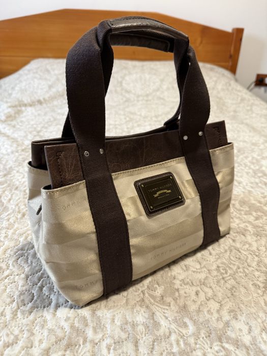 Geanta Tommy Hilfiger originala bej maro ca noua