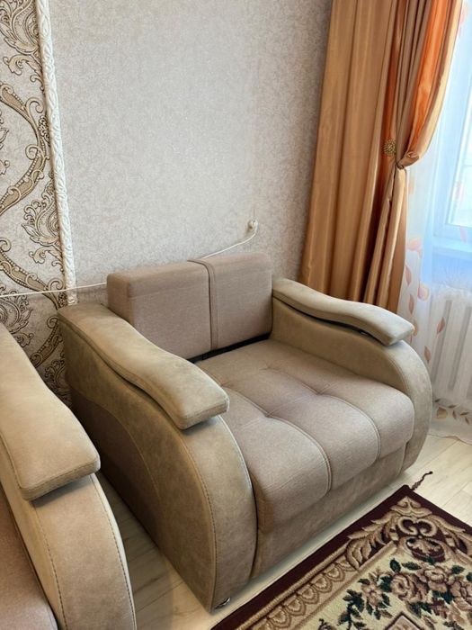 Продам диван и кресло комплектом