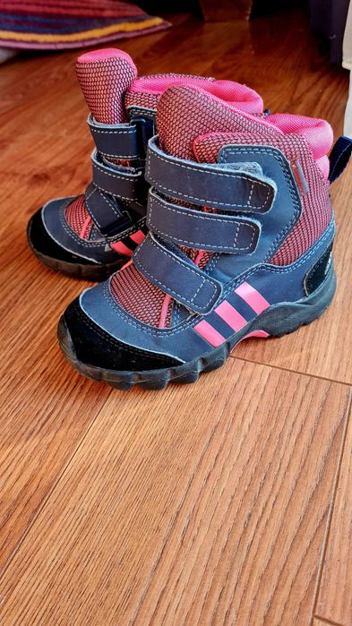 Ghete Adidas Traxion iarna marime 24 pt fete