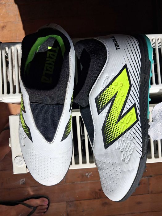 Футболни стоножки New Balance Tekela 37 номер