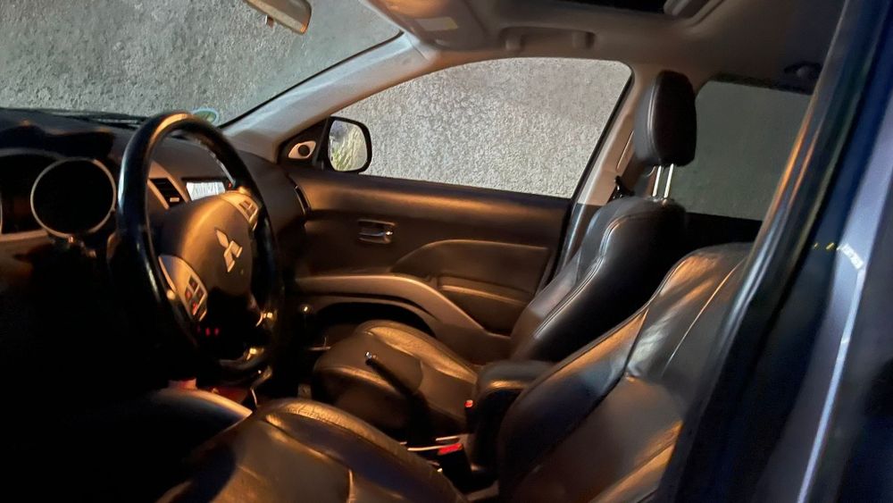 Mitibishi outlander 4x4 7locuri