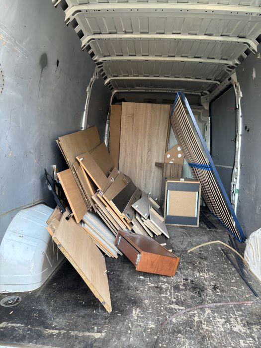 Почитване на мазета, тавани, изхвърляне ня стари мебели