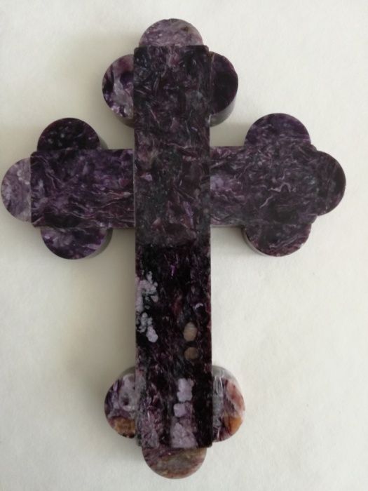 Кръст от естествен чароит