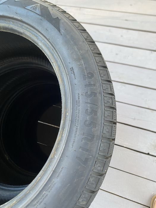 Зимние покрышки 215/55R17