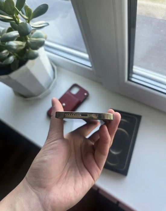 Продам Iphone 12 Pro 256gb