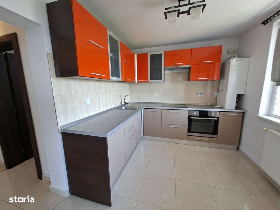 Apartament cu 3 camere si garaj - super pret