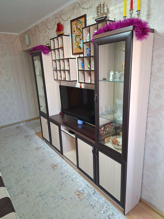 Стенка-горка в гостиную