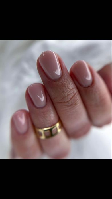 Mani semi și cu gel cu produse de calitate si instrumente sterile