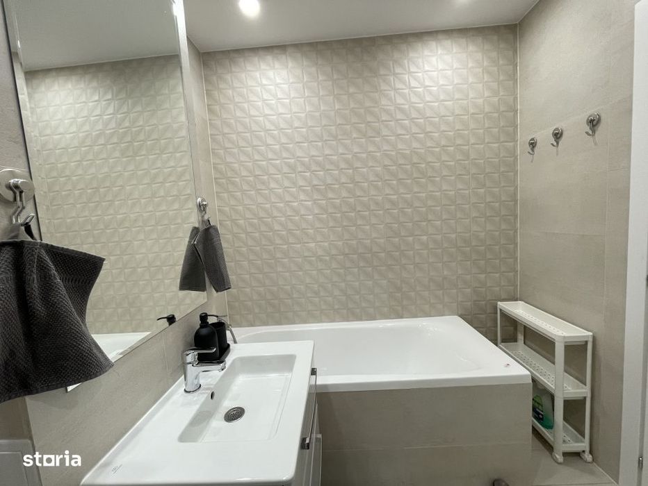 Garsoniera, 30mp, 9mp terasa, cetrala proprie, metrou, Hils Brauner