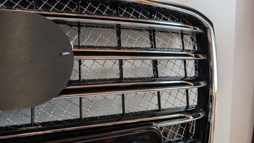 Решетка Ауди А8 Д4 Черна Хром W12 Стил Нова Audi A8 D4 Хромирана