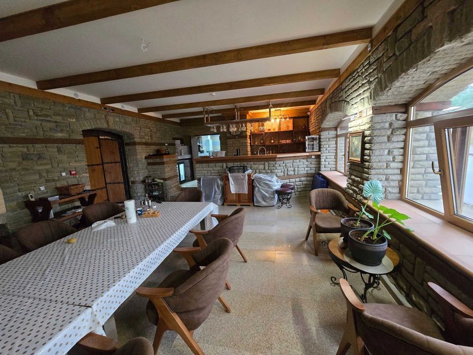 Продава се хотел