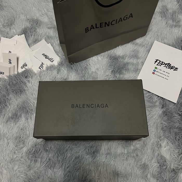 Balenciaga тапки новые