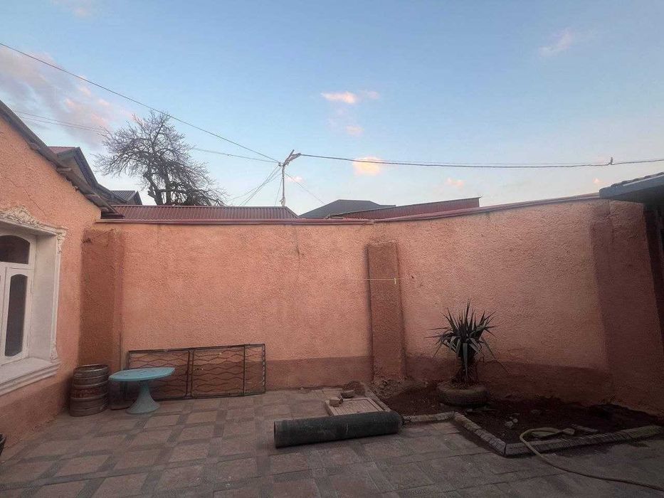 шахар марказида зудлик билан ховли сотувда