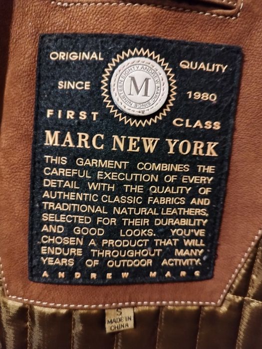 Vând haina din piele Marc New York