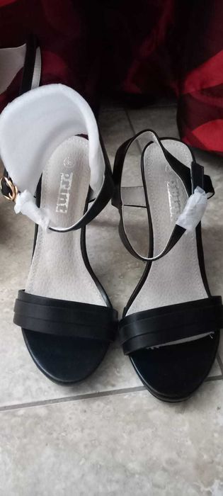 Sandale 36 ,diferite modele ,noi