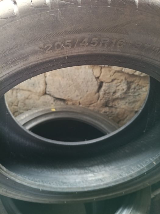 Шины два комплекта